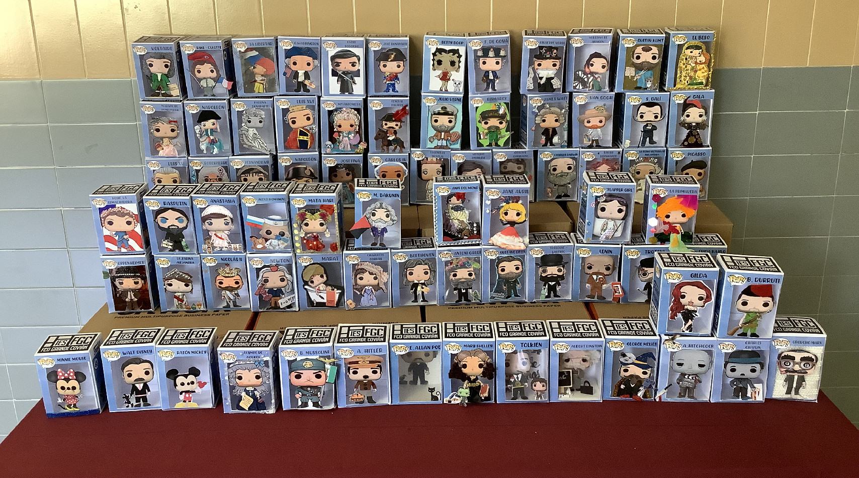 Funkos hitóricos solidarios