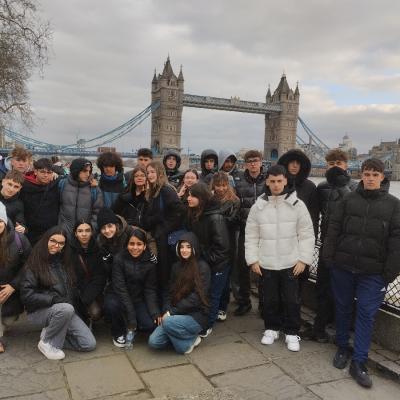 London25 056